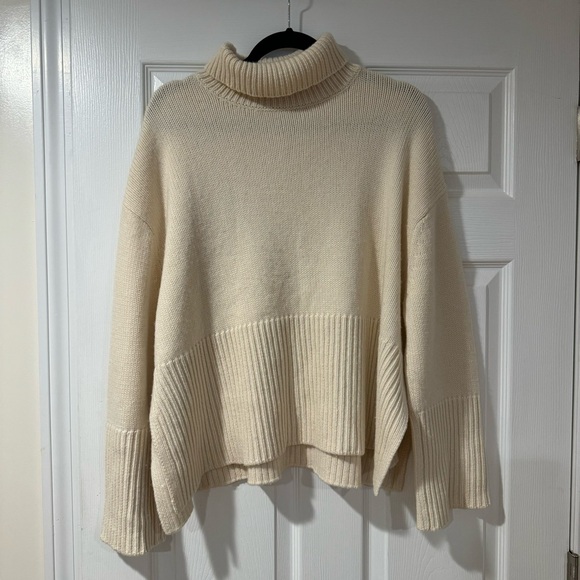 $1150 Toteme Cashmere City Off-White Cream Heavy Turtleneck Sweater Sz Medium M - Picture 5 of 10
